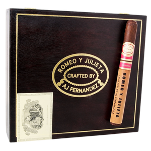 Romeo y Julieta "Crafted by AJ Fernandez" Churchill